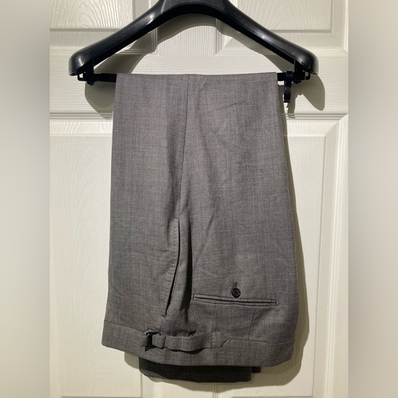 TOM FORD classic medium gray peak lapel 2 piece suit 40 50 - Picture 2 of 11